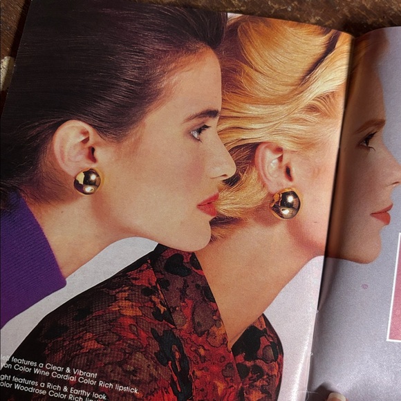 Vintage Avon 1991 Oversized Polished GoldPlated Dome Clip-on Earrings 34 - Picture 15 of 16